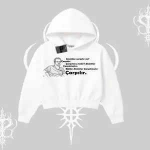 Çarpılır mı? Çarpılmıştır. Kapşonlu Crop Sweatshirt