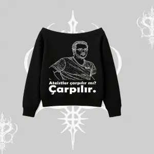 Çarpılır mı? Çarpılmıştır. Kayık Yaka Sweatshirt