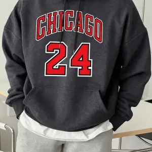 Chicago Number 24 Letter Print Erkekler Rahat Moda Kapüşonlular Tüm Maç Sonbahar Tişörtü Pola