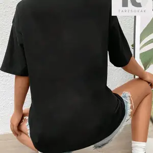 Çiçek, Mektup ve Meryem Ana Baskılı Tişört