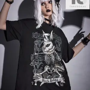 Çiçek ve Harf Grafik Damla Omuz Tişört