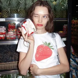 Çilek Baskılı Pamuklu Tişört T-shirt Beyaz