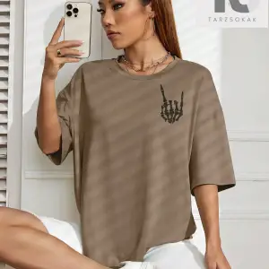 Coolane Casual Baskılı Yuvarlak Yaka Gevşek Kısa Kollu Kadın Tişört