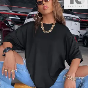 Coolane Harfli ve Kelebek Baskılı Büyük Boy Tişört