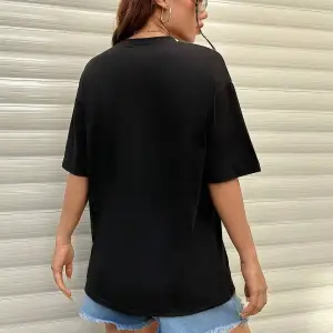 Coolane Kadın Kart Harfli Kafatası Desenli Kısa Kollu Tişört