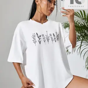 Coolane Kafatası Desenli Yuvarlak Yaka Sloganlı Kadın Tişört