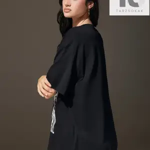 Coolane Şekil Grafikli Düşük Omuzlu Tişört