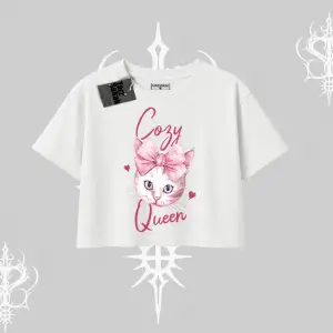 Cozy Queen Kedi Baskılı Oversize Crop Tshirt