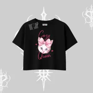 Cozy Queen Kedi Baskılı Oversize Crop Tshirt