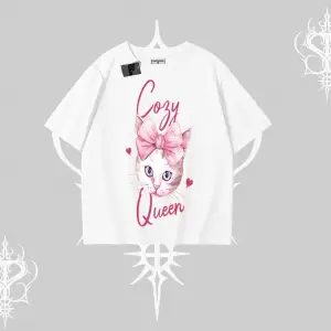 Cozy Queen Kedi Baskılı Oversize Tshirt