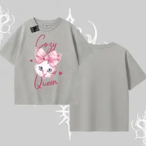 Cozy Queen Kedi Baskılı Oversize Tshirt