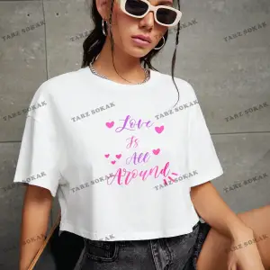 Crop CKOD-232913 Lucky series 1 Kalpli ve Sloganlı Grafikli Düşük Omuzlu Kısa