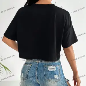 Crop CKOD-232913 Şekil ve Harf Grafik Düşük Omuz Kısa