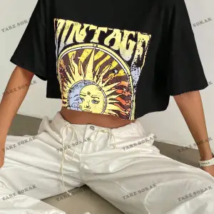 Crop CKOD-232913 Sun & Letter Grafikli Düşük Omuz Kısa