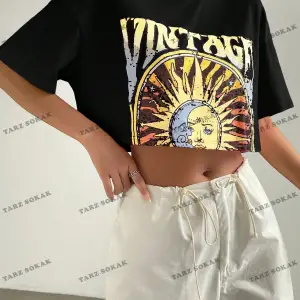 Crop CKOD-232913 Sun & Letter Grafikli Düşük Omuz Kısa