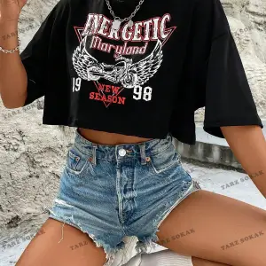 Crop CKOD-232913 Wings & Letter Grafikli Düşük Omuz Kısa