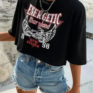 Crop CKOD-232913 Wings & Letter Grafikli Düşük Omuz Kısa