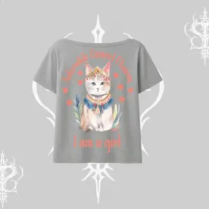 Cute Princess Kedi Tasarımlı Arka Baskılı Kayık Yaka Tshirt