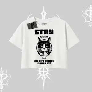 Cuteness Overload Kedi Baskılı Kayık Yaka Tshirt