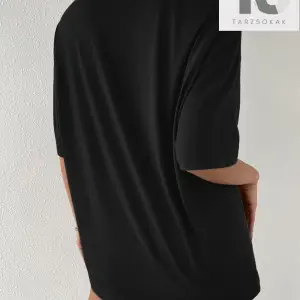 Damla Omuz Sloganlı Nakışlı Tişört