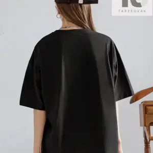 Dazy-Les Slogan Grafikli Düşük Omuzlu Tişört