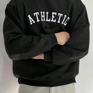 DAZY Letter Graphic Drop Shoulder Sweatshirt Siyah