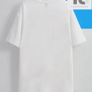 Deniart İskelet ve Harf Grafikli Düşük Omuzlu Longline Tişört