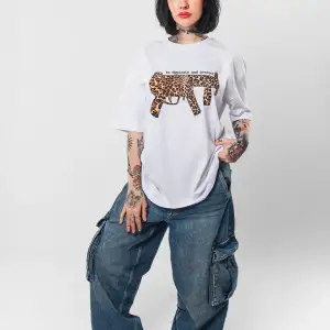 Dominante Leopar Baskılı Oversize Unisex Beyaz