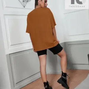 Düşük Omuz Sloganlı Grafik Tişört