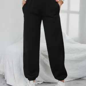 Düz Elastik Bel Eğimli Cepli Eşofman Altı