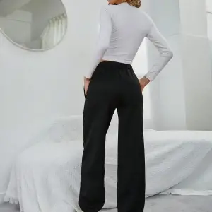 Düz Elastik Bel Eğimli Cepli Eşofman Altı