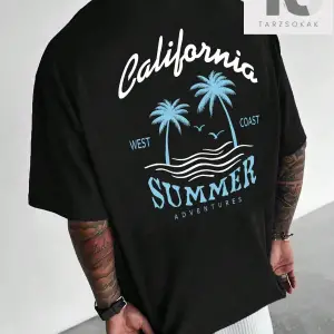 Erkek Araba Ve Dalga Desenli Yuvarlak Yaka Tişört