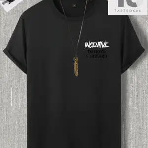 Erkek Astronot ve Slogan Grafikli Düşük Omuz Tişörtü