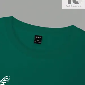 Erkek Ayı ve Mektup Baskı Yuvarlak Yaka Kısa Kollu Tişört