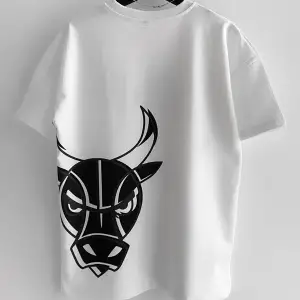 Erkek Beyaz Bulls Baskılı Oversize Bisiklet Yaka T-shirt