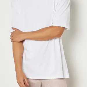 Erkek Beyaz Oversize Basic T-shirt