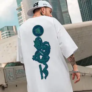 Erkek Beyaz Protection Dragon Baskılı Oversize Biziklet Yaka Tişört