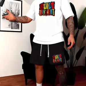 Erkek BeyazRenkli Built Different Baskılı Basic Oversize T-Shirt- Şort Takım strup0000000000014