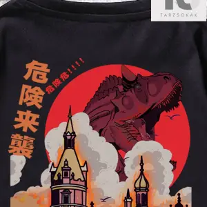 Erkek Binası ve Japonca Harf Grafikli Tişört