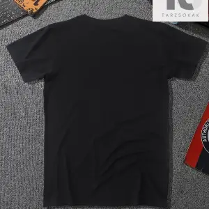 Erkek Figürlü ve Sloganlı Grafik Tişört