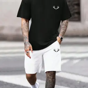 Erkek Günlük Seyahat Kısa Kollu Yuvarlak Yaka Tişört ve Şort Takımı