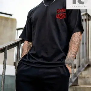 Erkek Harf Ve Yüz Baskılı Tişört