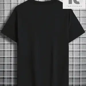 Erkek Kafatası ve Harf Desenli Baskılı Tişört