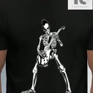 Erkek Kafatası ve Harf Desenli Baskılı Tişört