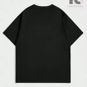 Erkek Karakter ve Harf Baskılı Tişört