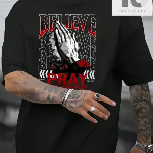 Erkek Melek ve Harf Baskılı Kısa Kollu Tişört