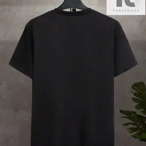 Erkek Mona Lisa ve Harfler Baskılı Tişört