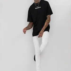 Erkek Siyah Brooklyn Baskılı Oversize Bisiklet Yaka Tişört