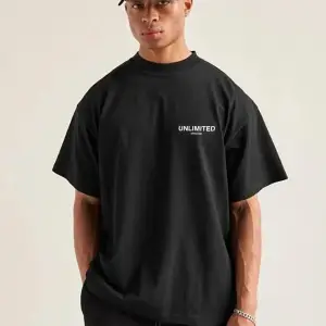 Erkek Siyah Unlımıted Baskılı Oversize Bisiklet Yaka Tshirt