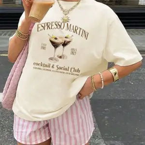 espresso martını kadın özel tasarım oversize t-shirt bej